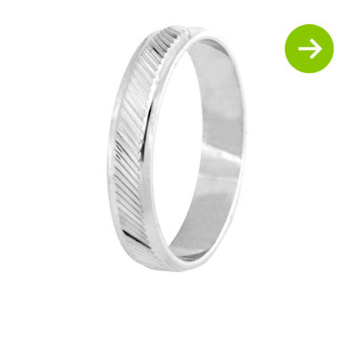 Hopeiset kihlasormukset