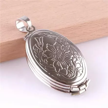 Medaljonki neliosainen - Lahjaideat naisille - KT100 - 1