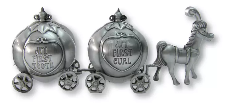 Ensihammas ja ensikihararasiat hevosella - Muut Kastelahjat - 154-73132 - 1