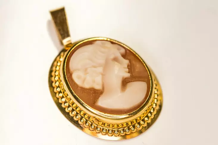 Came-riipus 10x12mm K10074 kultaa - Kultaiset riipukset - K10074 - 1