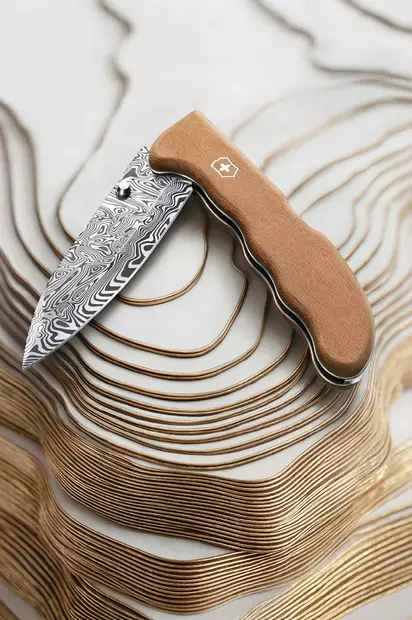 Evoke Wood Damast LE 2026 - Victorinox monitoimityökalut - 0.9410.J26 - 2