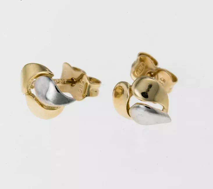 Kauniit keltakullasta valmistetut syd=C3=A4nkorvakorut, jotka kiilt=C3=
=A4v=C3=A4t kauniisti kaksiv=C3=A4risin=C3=A4. 17-K1798 - OUTLET korvakorut - 17-K1798 - 1