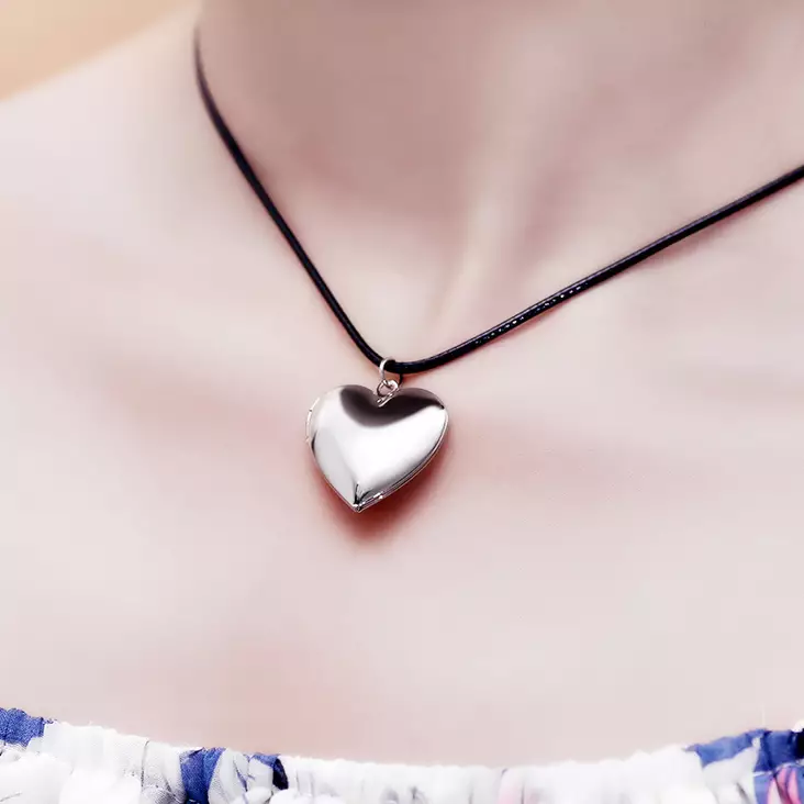 Syd=C3=A4nmedaljonki ter=C3=A4st=C3=A4 GR002 kaulassa - Lahjaideat naisille - GR002S - 1